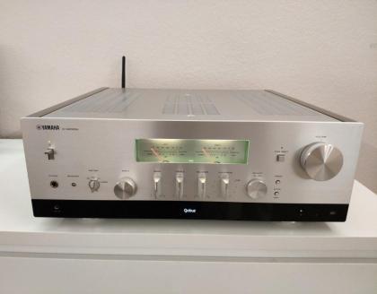 Yamaha R-N2000A Netzwerk Receiver Verstärker silber