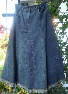 Knöchellanger Jeansrock mit Fransen Größe 38