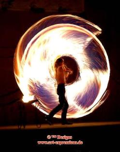 Atemberaubende Feuershow! Feuerspucker & Feuerschlucker FIRE TWISTER mit Feuersc