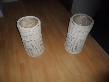 2 Säulen Blumenübertöpfe