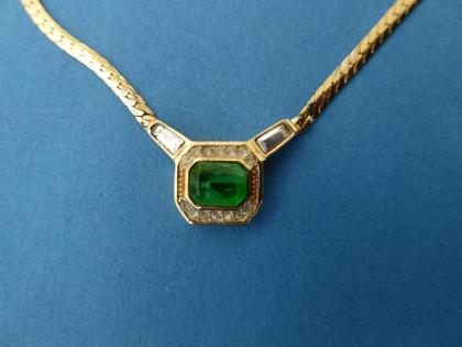 Dior Collier, smaragd-grüner Stein, vergoldet.