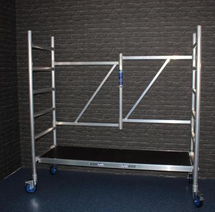 Zimmerfahrgerüst, Klappgerüst, Rollgerüst zur MIETE / Verleih