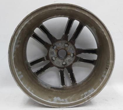 Radscheibe (19x8.0J - SILBER) mit Schaden Tesla Modell S 1054040-00-B