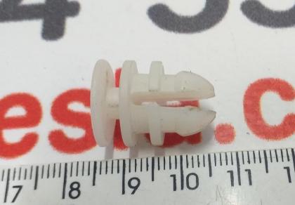 Clip Kunststoff weiß 10X2, 5 Tesla Modell 3 1092696-00-B