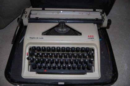 ALTE ADLER&AEG SCHREIBMASCHINE ZU VERKAUFEN