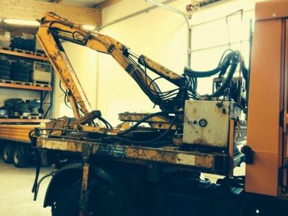 Backers Gilbers Mulag Auslegemäher Schlegelmäher Astknacker Grabenfräse Unimog