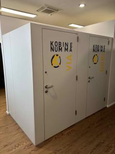 Hochwertige 2er-Umkleidekabinen