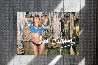 BEYONCÉ im Bikini. Souvenir. Super Deko. Geschenkidee. Einmalig! Wandbild. Neuhe