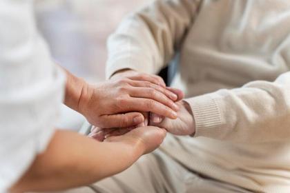 24-Stunden Pflegekraft, Liebevolle 24-Stunden Pflege & Betreuung, Haushaltshilfe