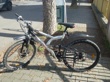 (226) 21 Gang 26 Zoll Rh 49 Gabel u Sattel gefedert