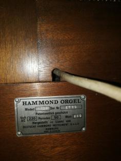 Hammond Orgel H 100 (Modell von Klaus Wunderlich). Auch als Kirchenorgel verwend