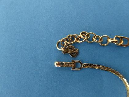 Dior Collier, smaragd-grüner Stein, vergoldet.