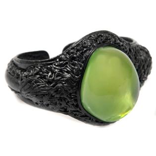 Leder-Armreif mit grünem Bernstein schwarz verstellbar