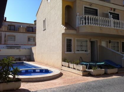 Wunderschoenes Haus mit pool und am Strand