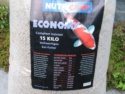 Koi Futter (3-4 verschiedene Sorten, 3 verschiedene Grössen) Preis: ab 3 EUR VB