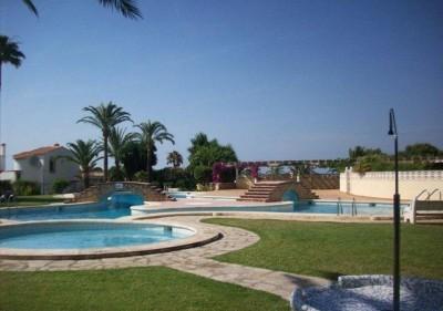 Sehr hübscher Bungalow mit Garten und Gemeinschaftspool  in Denia