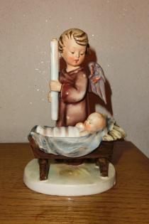 Engel an der Krippe Hummelfigur Nr: 194  Göbel