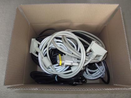 Ein Paket voll mit Kabel