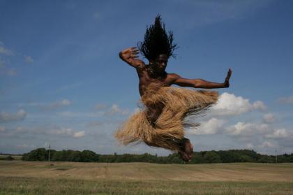 Afrika-Workshop-Tag / African Dance und Afrikanisches Trommeln mit Henry Motra
