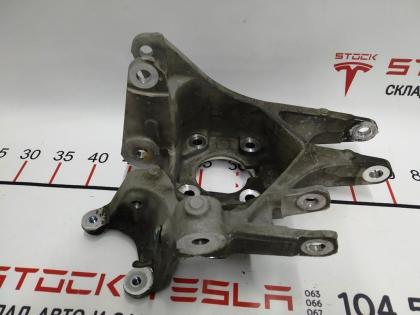 Faust hinten rechts (Zapfen) RWD AWD Tesla Modell S 1058540-00-B