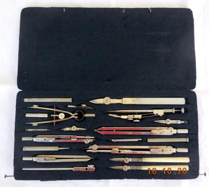 ZIRKELKASTEN-REISSZEUG