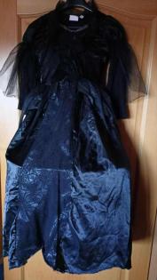 Kostüme für Mädchen: Hexe/ Piratin, Größen 116, 128, 156