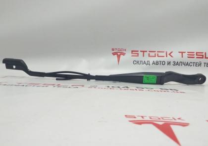 Wischerarm links mit Leitung und Düsenstock Tesla Modell 3 1076728-00-C