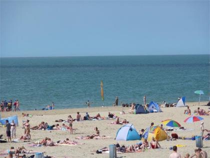 Biete mitbenutzung eines feststehenden wohnwagen  am meer in nl 