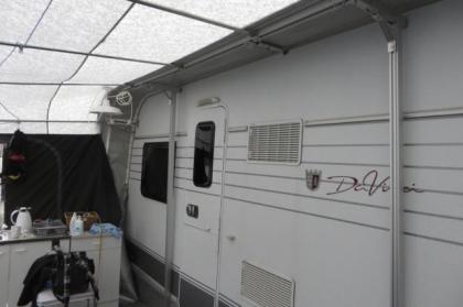 Rückwandbogen von Nellen. Verkauf auch mit Dauervorzelt 6 m x 3 m und Zubehör zu