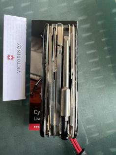 Victorinox limited edition Carbon Cybertool