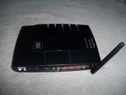 FritzBox7170 WLAN Surf + Phone 2+ Dsl Router mit 4 Lan-Ports