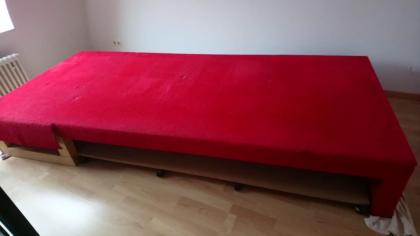 Großes Podest - gut geeignet fürs kleine Kinderzimmer