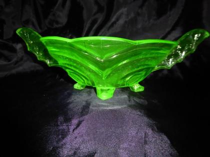 Uranglasschale, Art Deco, um 1930, Pressglas, grün.