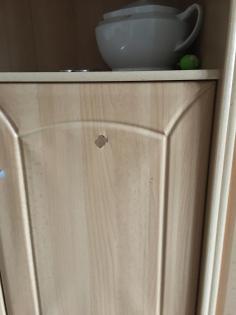 Wohnzimmerschrank