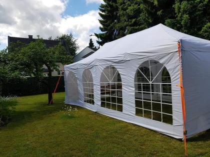 Partyzelt Pavillon Zelte Tische Stühle Hussen mieten für Hochzeit > Komplett Ang