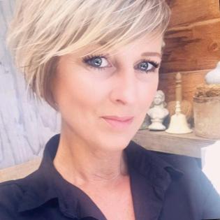 Humorvolle Blondine sucht Lebensgefährten