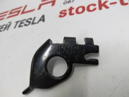 Halterung für Sicherheitsgurtzünder Tesla Model S, Model S REST 1004532-00-B