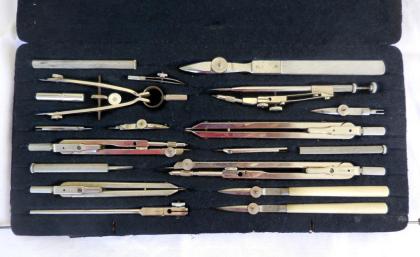 ZIRKELKASTEN-REISSZEUG