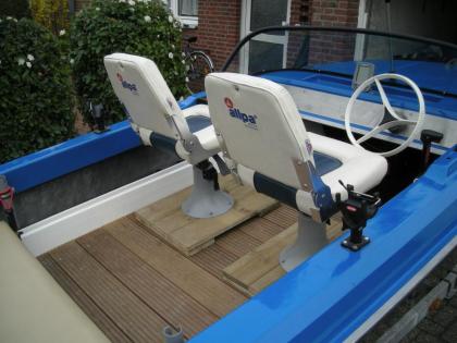 Angelboot, Motorboot, Freizeitboot mit Trailer, Außenborder und viel Zubehör