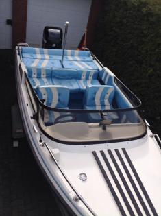 Top Sportboot mit neuw. Außenborder u. Trailer