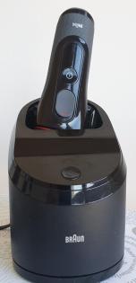 Braun Rasierer 5 series incl. Lade+ Reinigungsstation