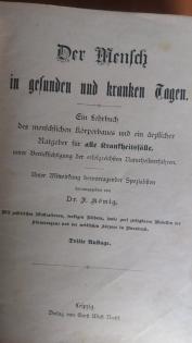 Altes Medizinbuch in Verpackung