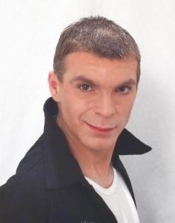 Diskrete Escortboy Jaroslav aus Deutschland Begleite die Diskrete Frauen Paare H
