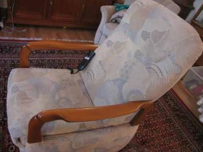 Fast neuer Fernsehsessel, elektrisch von Cumulus, NP 899,00 €, Transp. mögl. 