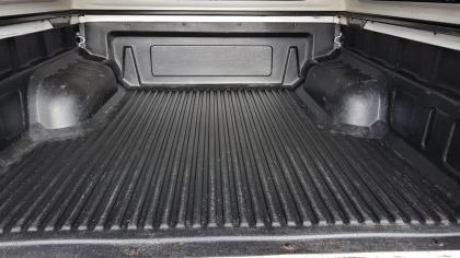 Toyota Hilux 2,5L 144 PS, 4x4, Hardtop, Dachträger, AHK, Getriebeschaden aber fa