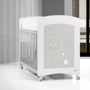 Schönes Kinderbett TRAMA 60x120 cm KIARO Kiefer Holz mit Räder, Seitengitter NEU