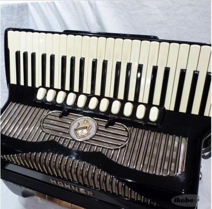 HOHNER GOLA Akkordeon 185 Tasten mit 5-reihigen Minen