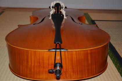 Rumänisches Meistercello, Löwenkopf