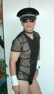 Escortboy Callboy - Masseur - Stripper  für die Einsam Damen 
