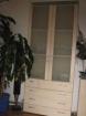 Neuwertig: * VITRINE * SCHRANK * AHORN MIT MILCHGLAS*